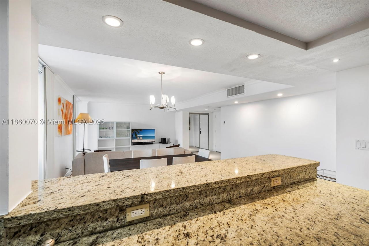 Real estate property located at 2401 Collins Ave #1808, Miami-dade, The Riviera Condo, Miami Beach, FL