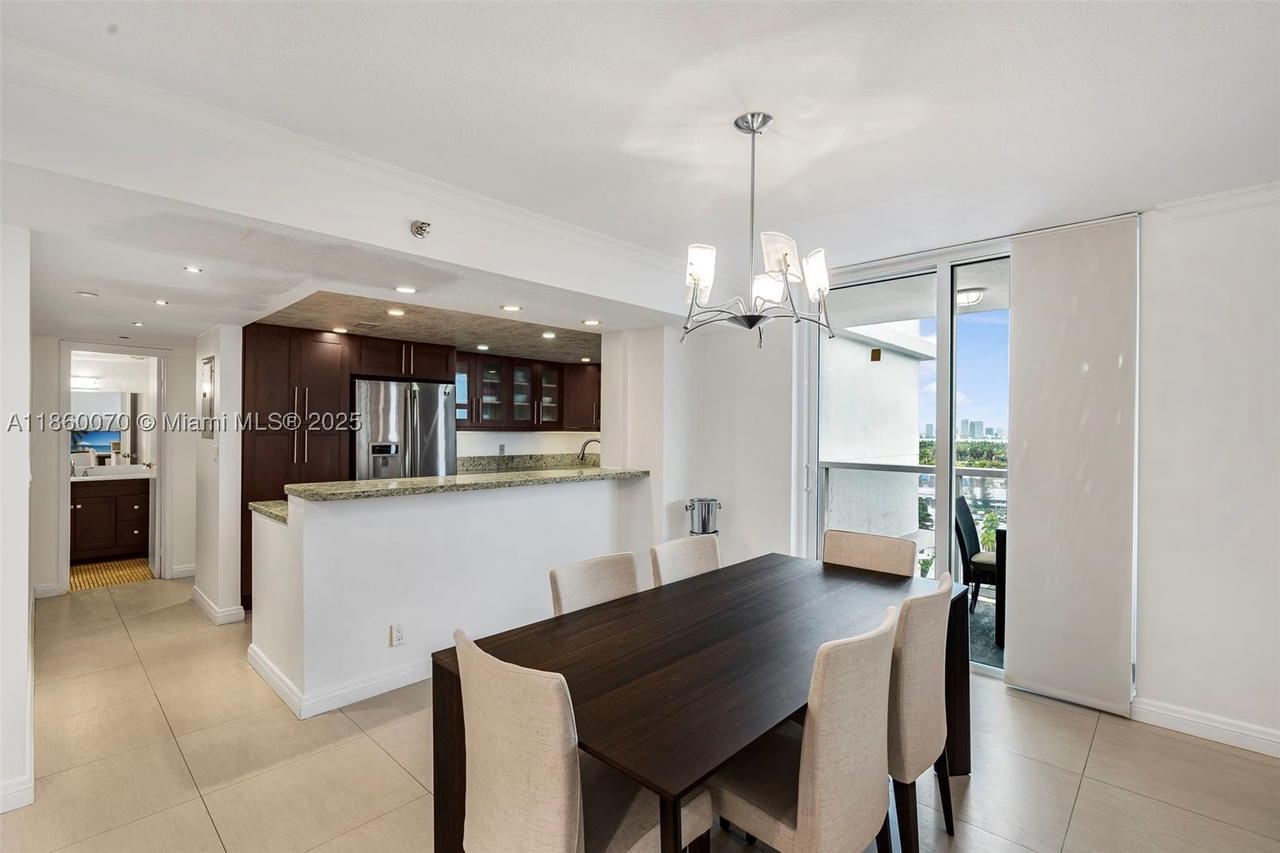 Real estate property located at 2401 Collins Ave #1808, Miami-dade, The Riviera Condo, Miami Beach, FL