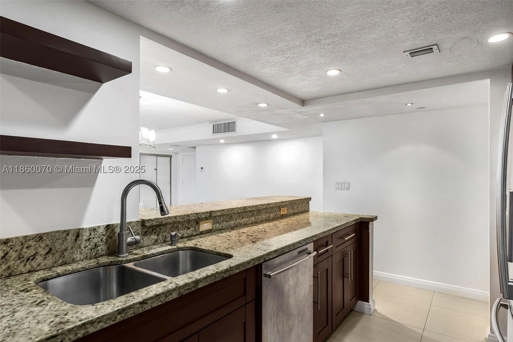 Real estate property located at 2401 Collins Ave #1808, Miami-dade, The Riviera Condo, Miami Beach, FL