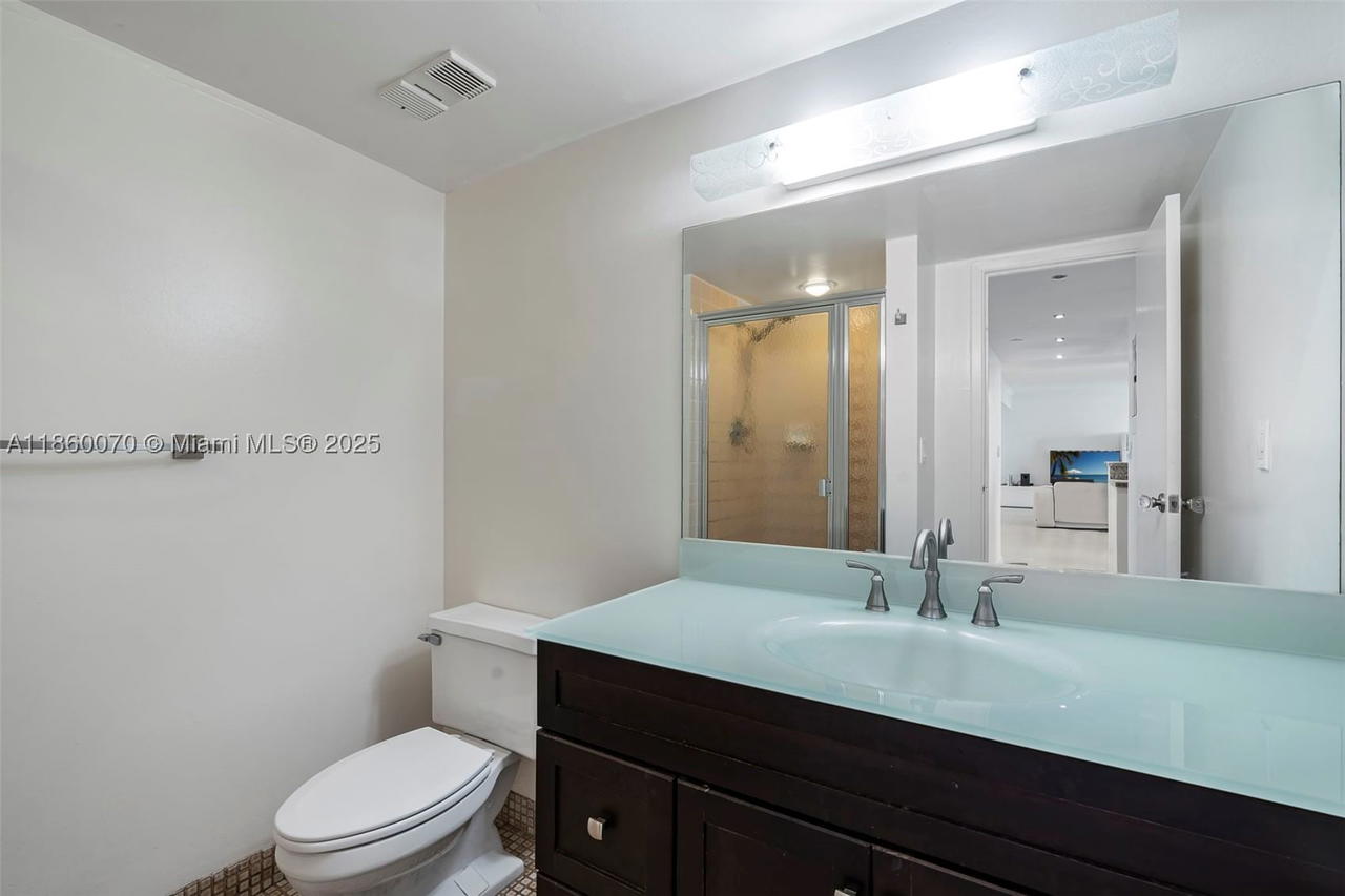 Real estate property located at 2401 Collins Ave #1808, Miami-dade, The Riviera Condo, Miami Beach, FL