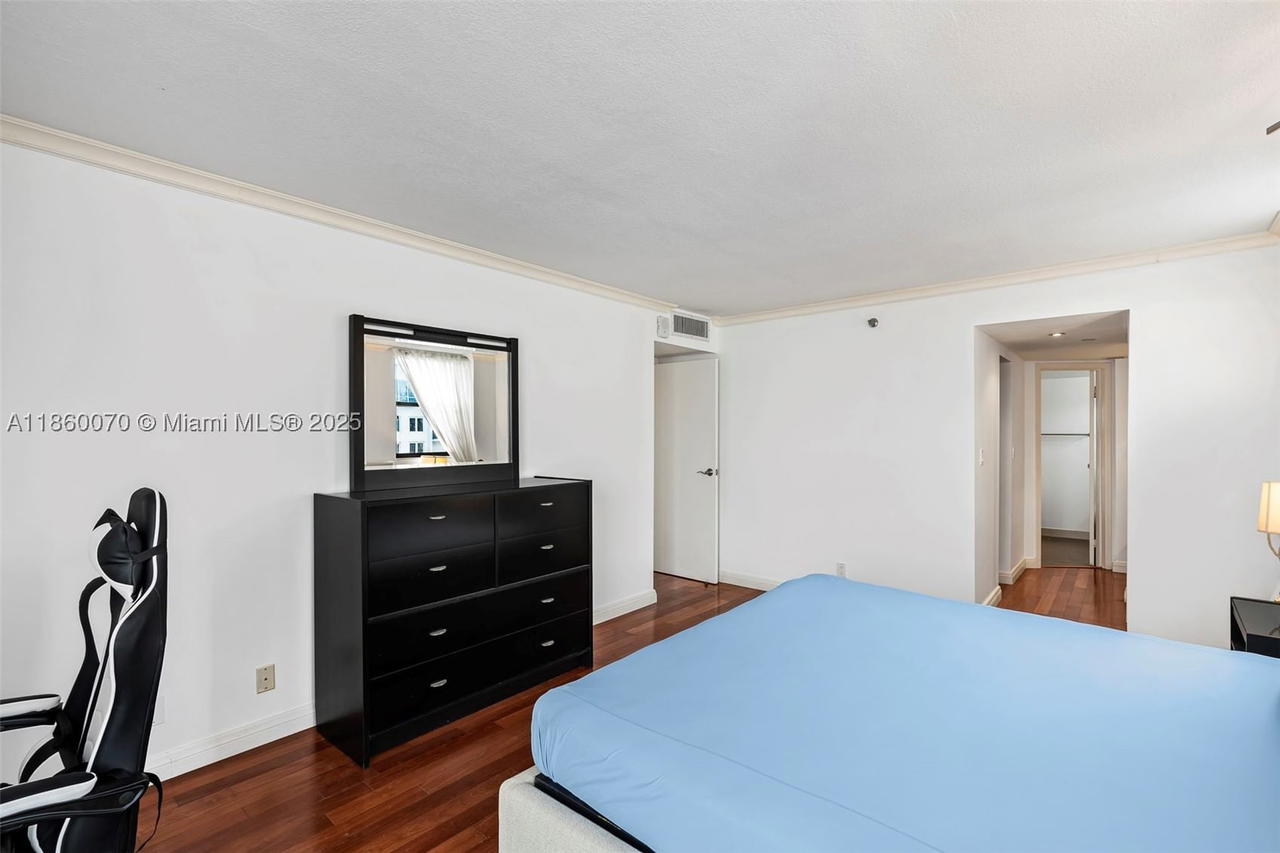 Real estate property located at 2401 Collins Ave #1808, Miami-dade, The Riviera Condo, Miami Beach, FL