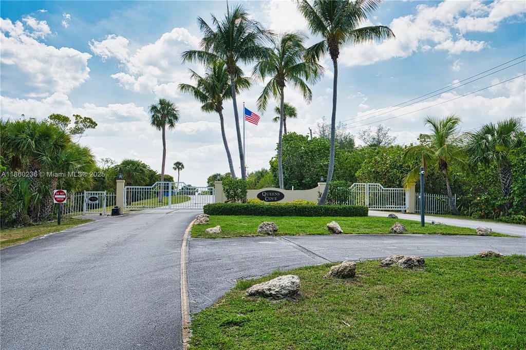 Real estate property located at 16 Crown Ct, St Lucie, Queen's Cove Unit 1, Fort Pierce, FL