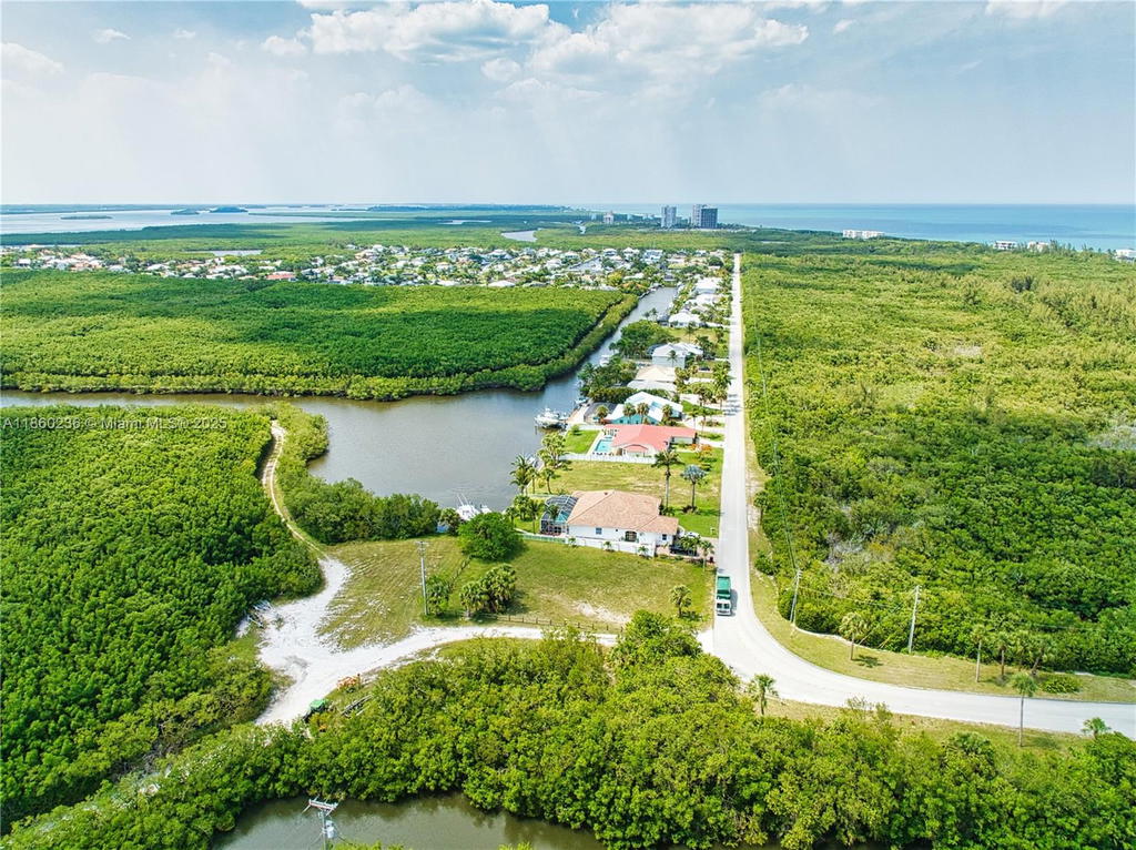 Real estate property located at 16 Crown Ct, St Lucie, Queen's Cove Unit 1, Fort Pierce, FL