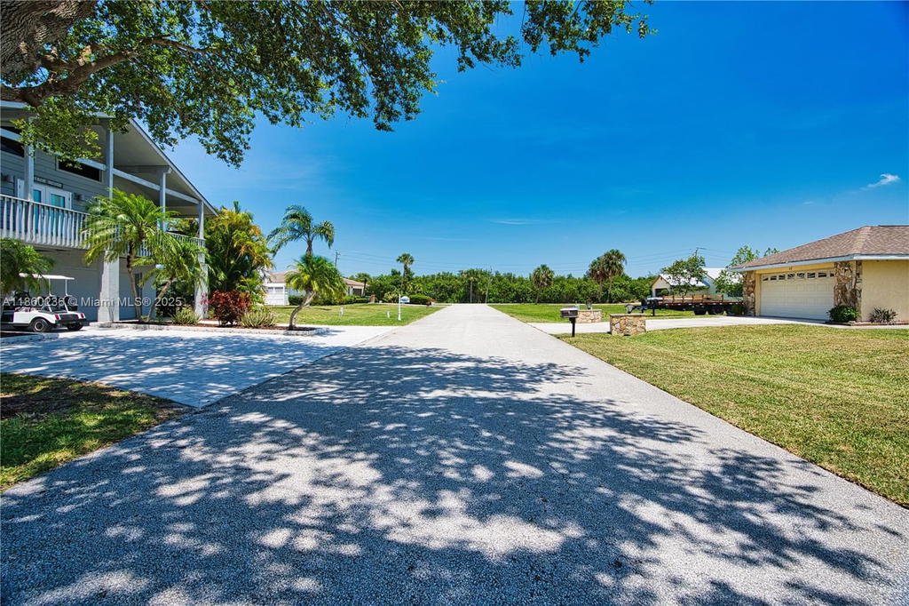 Real estate property located at 16 Crown Ct, St Lucie, Queen's Cove Unit 1, Fort Pierce, FL