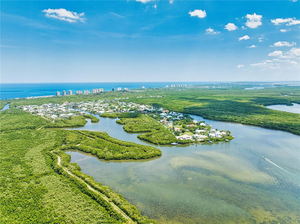 Real estate property located at 16 Crown Ct, St Lucie, Queen's Cove Unit 1, Fort Pierce, FL