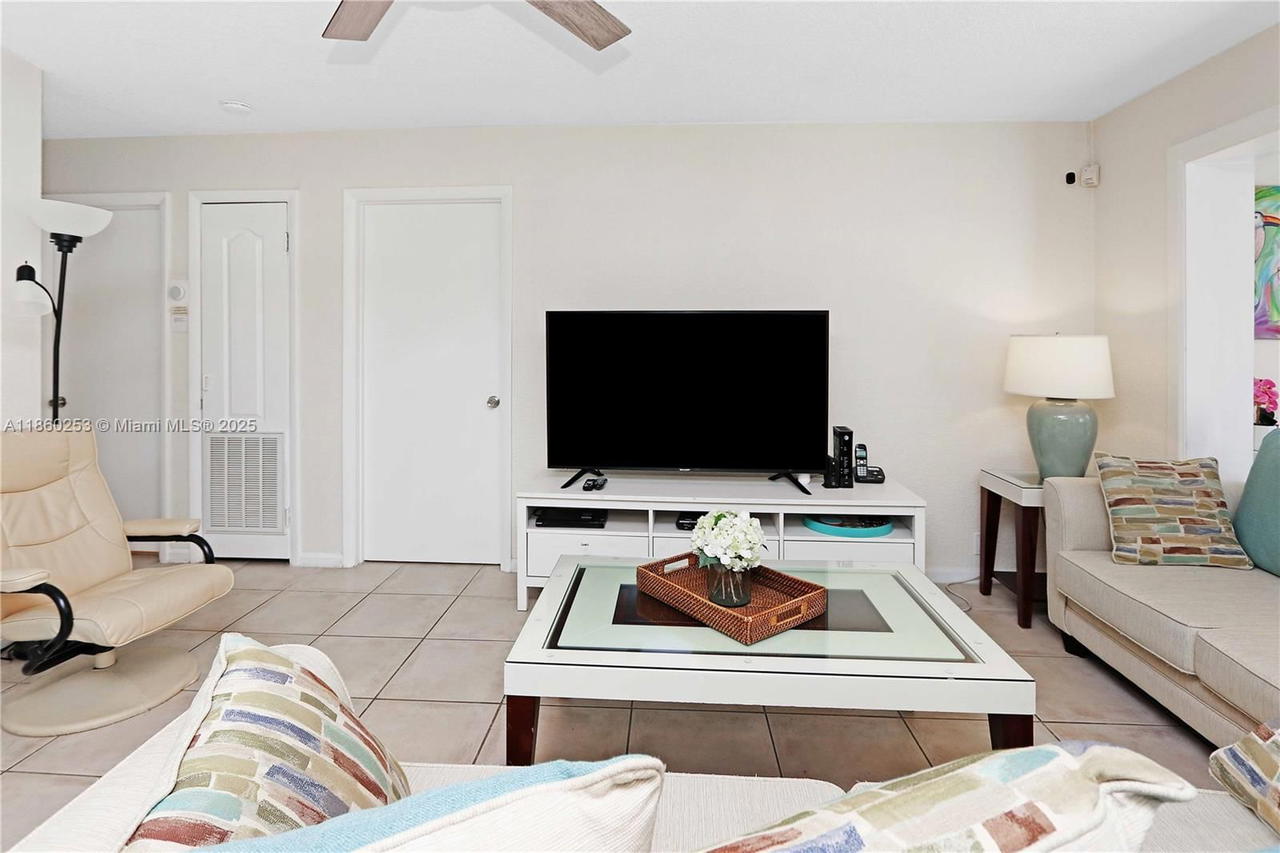 Real estate property located at 2109 2nd Avenue, Broward, Tropical Palms, Wilton Manors, FL