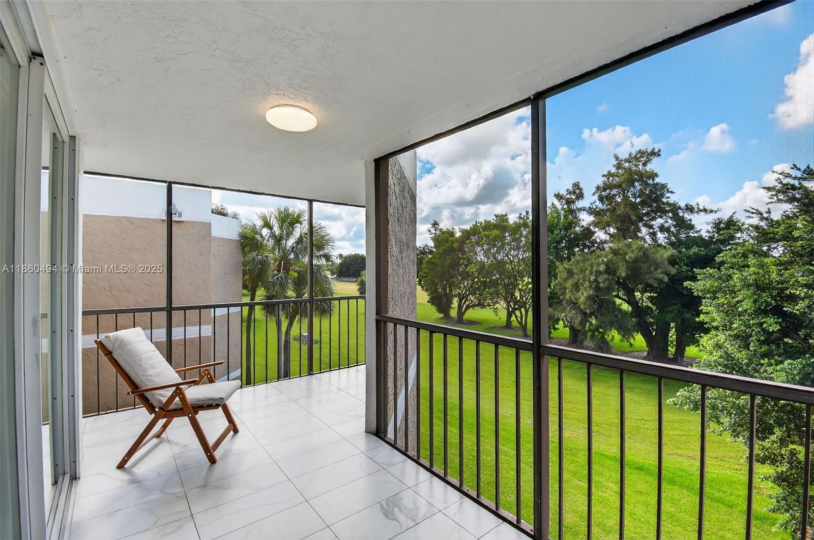 Real estate property located at 16400 Golf Club Rd #307, Broward, Building 1b Of Country Cl, Weston, FL