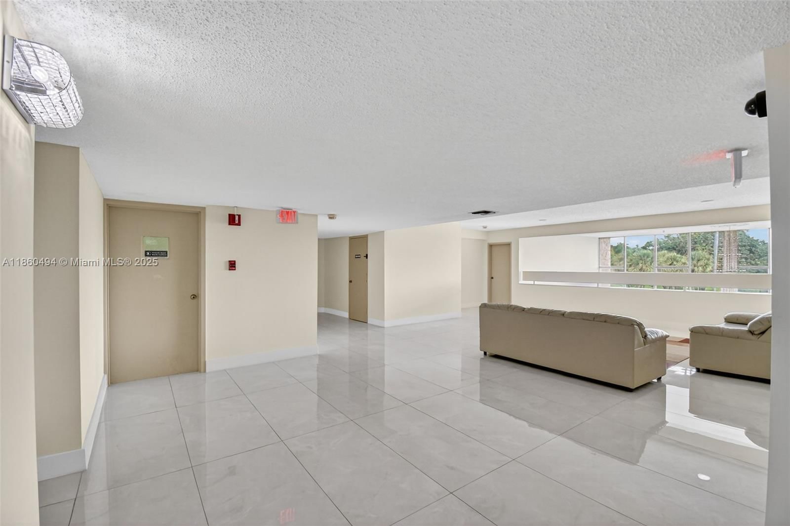 Real estate property located at 16400 Golf Club Rd #307, Broward, Building 1b Of Country Cl, Weston, FL