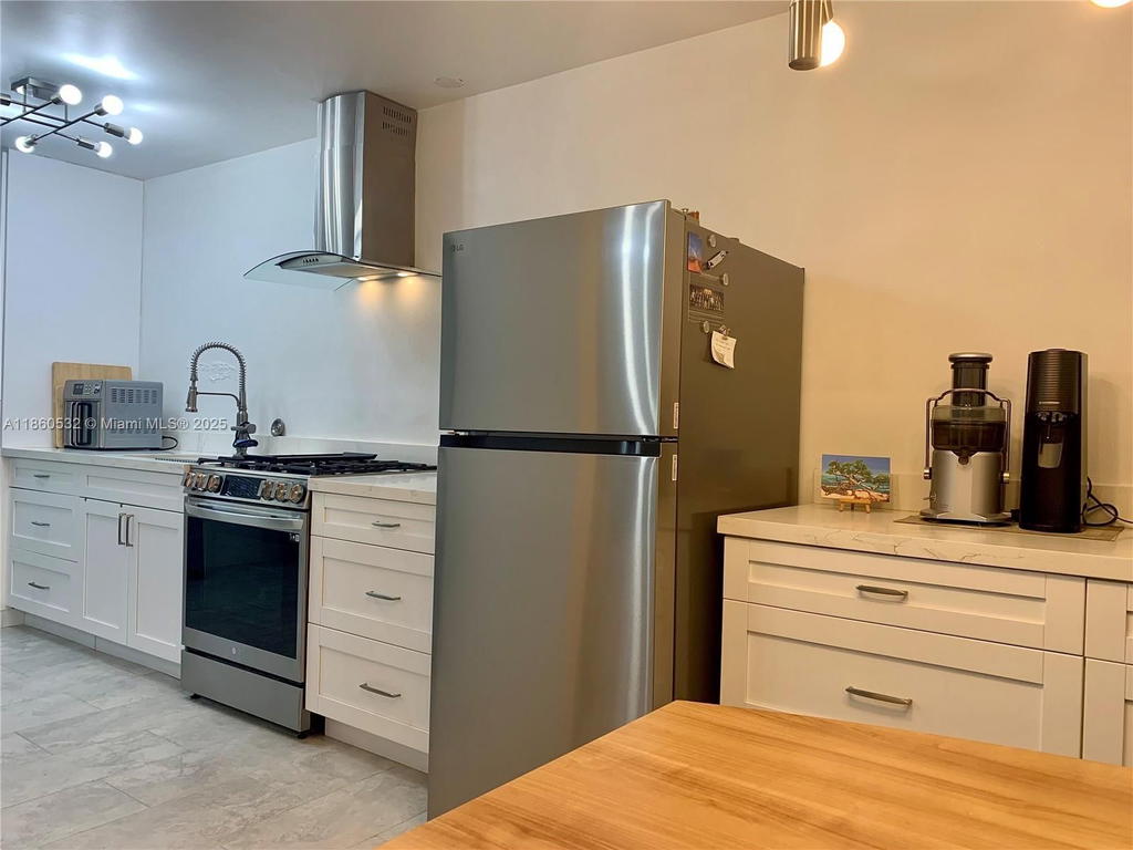 Real estate property located at 175 203rd Ter #6, Miami-dade, Ro-mont South Condo B, Miami Gardens, FL