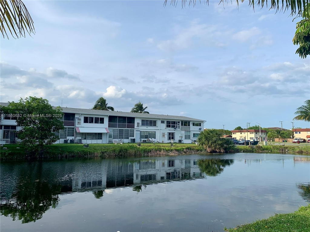 Real estate property located at 175 203rd Ter #6, Miami-dade, Ro-mont South Condo B, Miami Gardens, FL