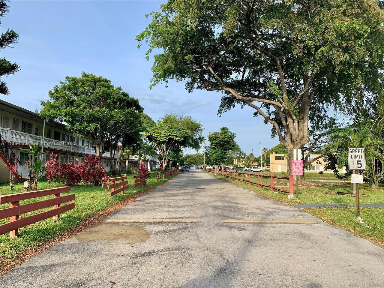 Real estate property located at 175 203rd Ter #6, Miami-dade, Ro-mont South Condo B, Miami Gardens, FL