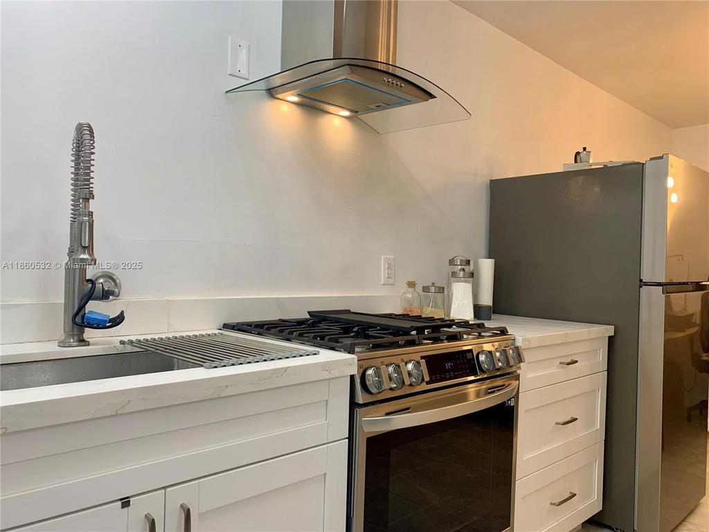 Real estate property located at 175 203rd Ter #6, Miami-dade, Ro-mont South Condo B, Miami Gardens, FL