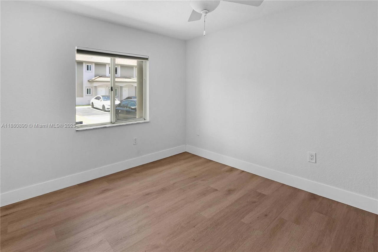 Real estate property located at 5725 109th Ave #26, Miami-dade, Doral Grand Condo, Doral, FL