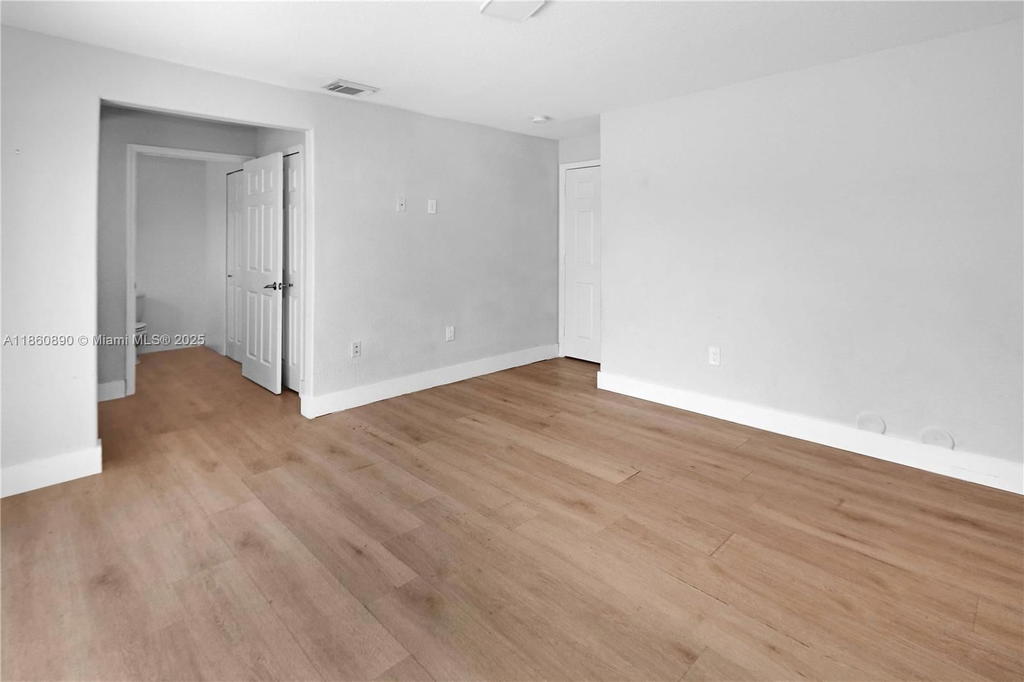 Real estate property located at 5725 109th Ave #26, Miami-dade, Doral Grand Condo, Doral, FL