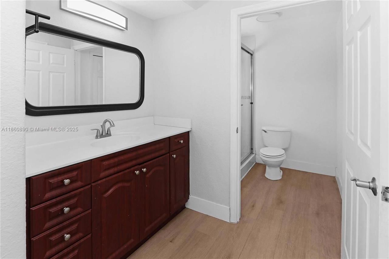 Real estate property located at 5725 109th Ave #26, Miami-dade, Doral Grand Condo, Doral, FL