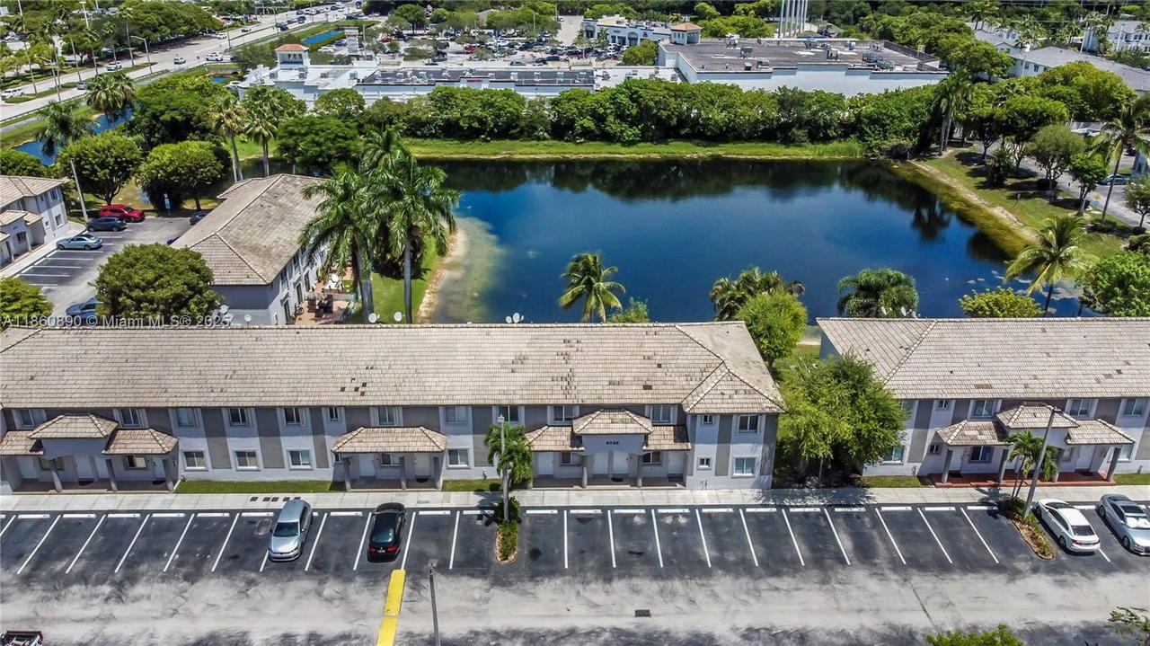 Real estate property located at 5725 109th Ave #26, Miami-dade, Doral Grand Condo, Doral, FL