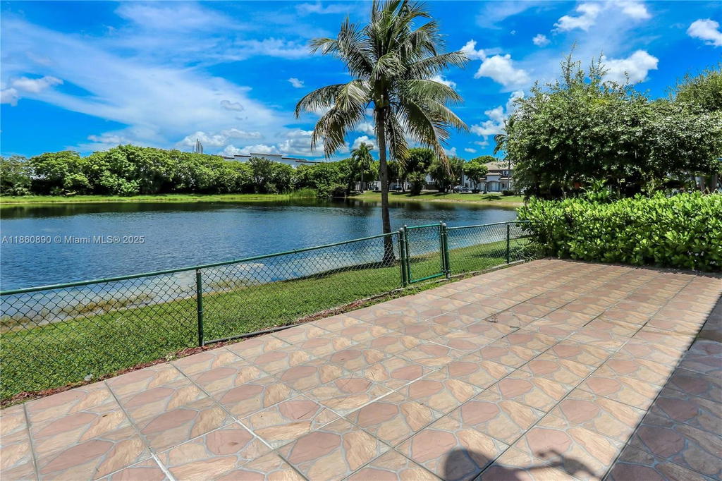 Real estate property located at 5725 109th Ave #26, Miami-dade, Doral Grand Condo, Doral, FL