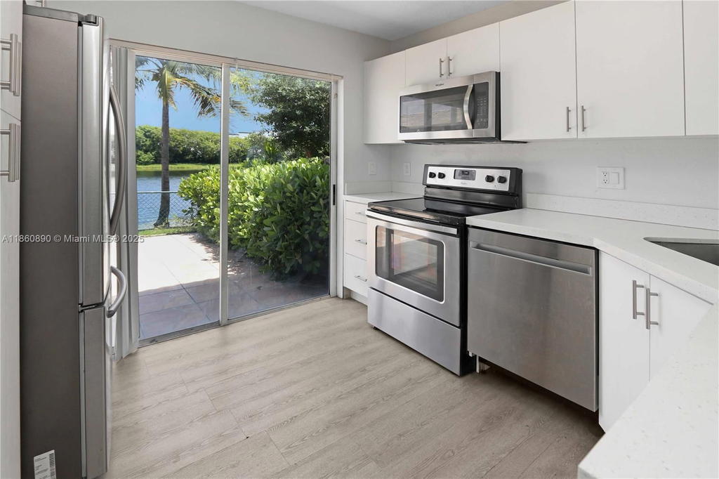 Real estate property located at 5725 109th Ave #26, Miami-dade, Doral Grand Condo, Doral, FL