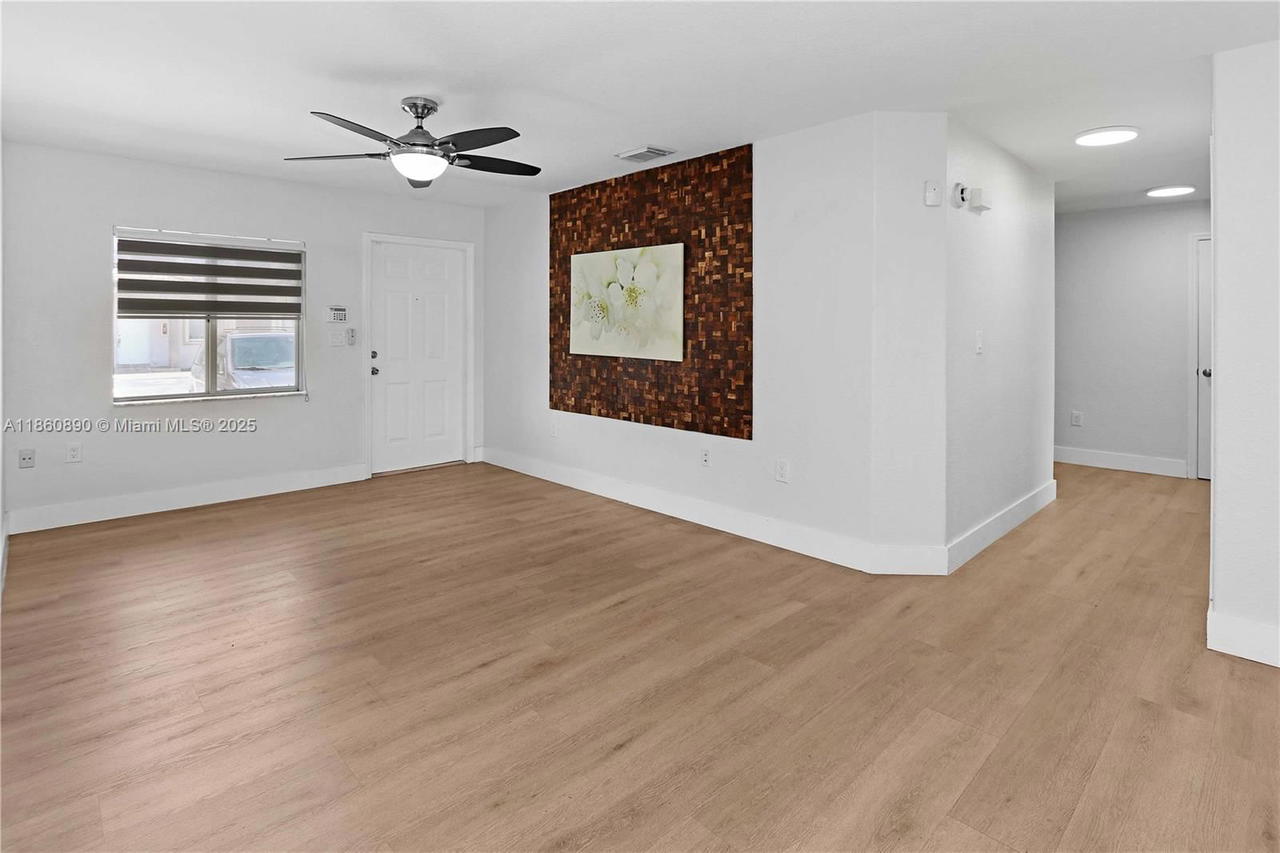Real estate property located at 5725 109th Ave #26, Miami-dade, Doral Grand Condo, Doral, FL