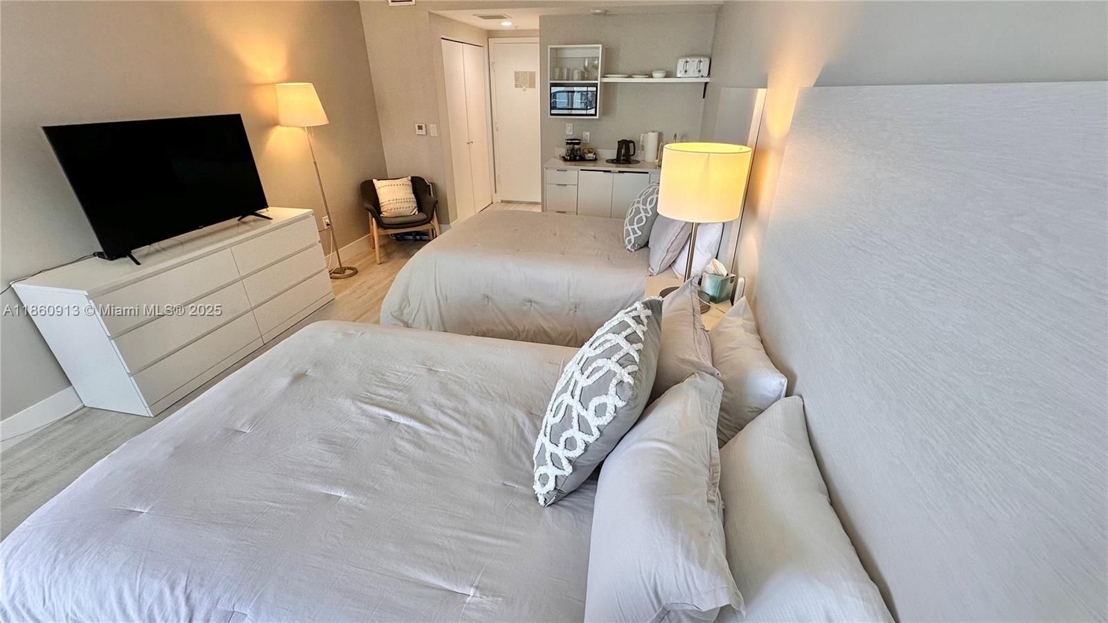 Real estate property located at , Miami-dade, Ocean Point Beach Club Co, Sunny Isles Beach, FL