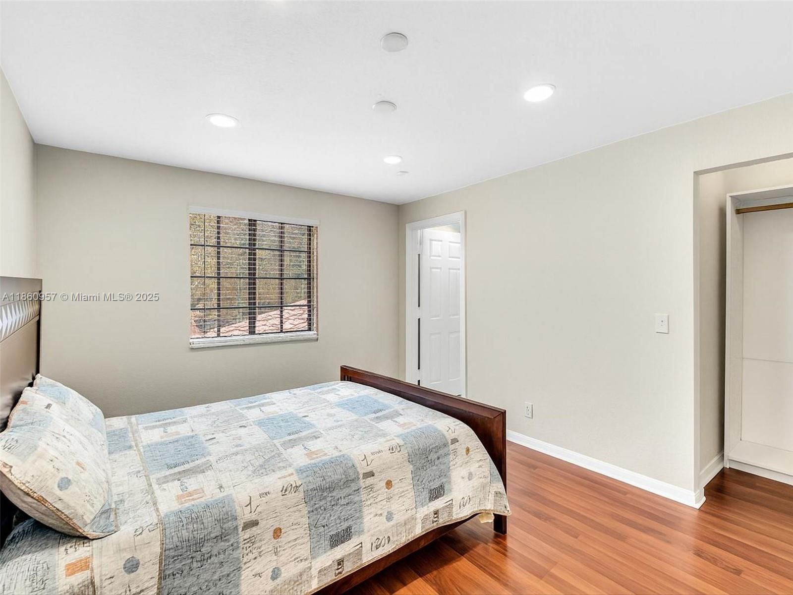 Real estate property located at 3853 Tree Top Dr, Broward, Courtyard At The Grove, Weston, FL
