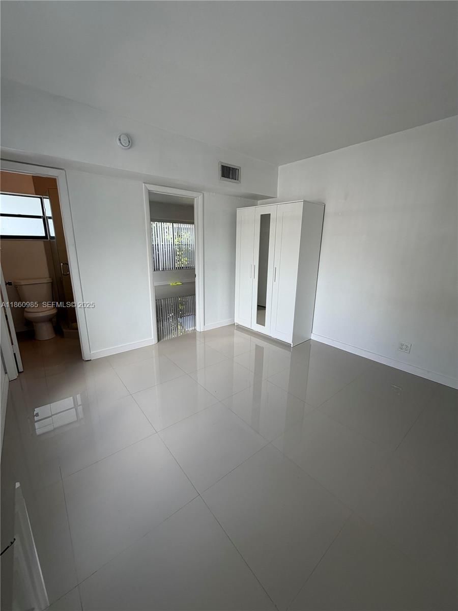 Real estate property located at 2800 University Dr #2A, Broward, University Village East I, Davie, FL