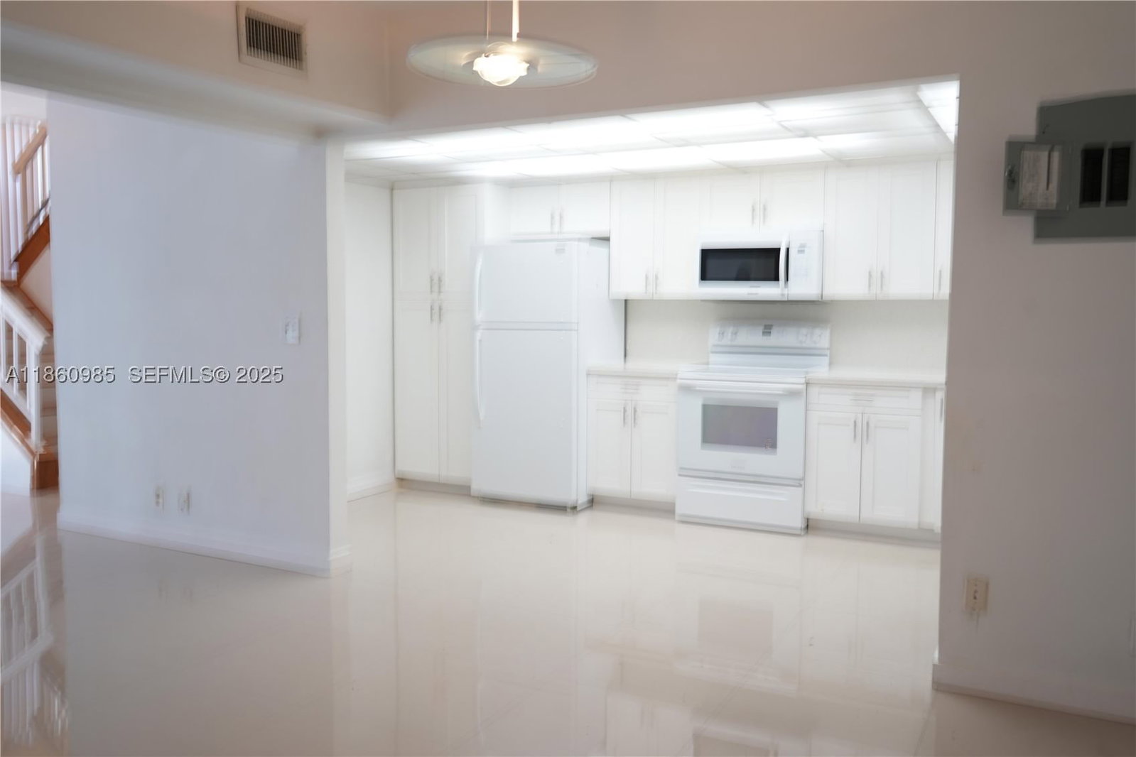 Real estate property located at 2800 University Dr #2A, Broward, University Village East I, Davie, FL