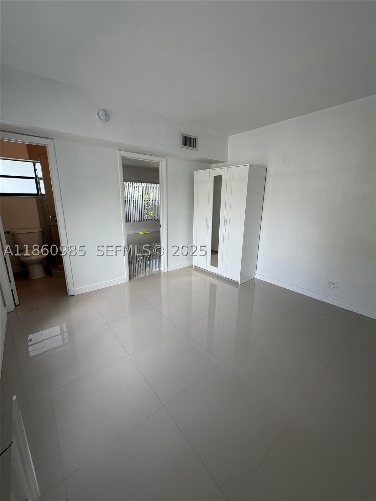 Real estate property located at 2800 University Dr #2A, Broward, University Village East I, Davie, FL