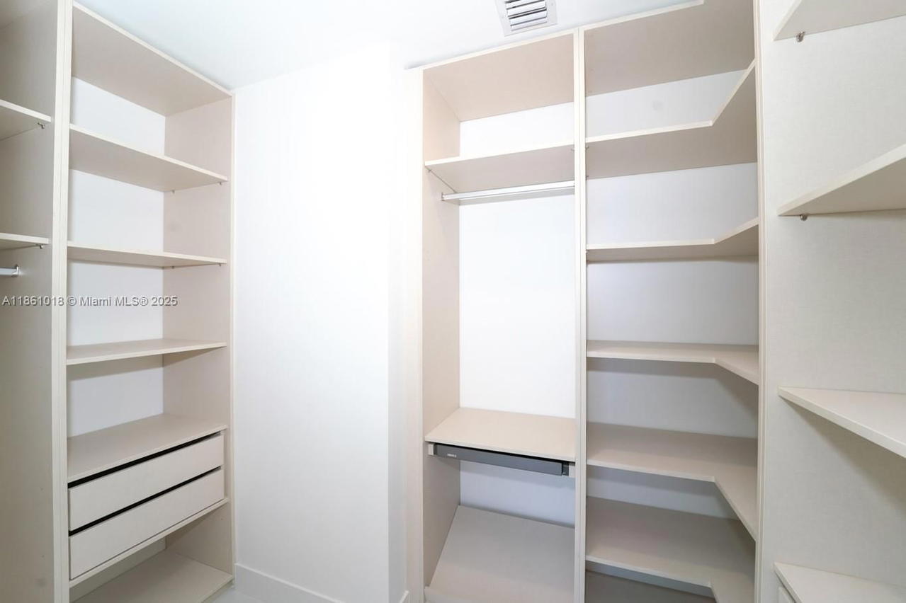 Real estate property located at 700 24th St #2904, Miami-dade, Aria Reserve Miami, Miami, FL