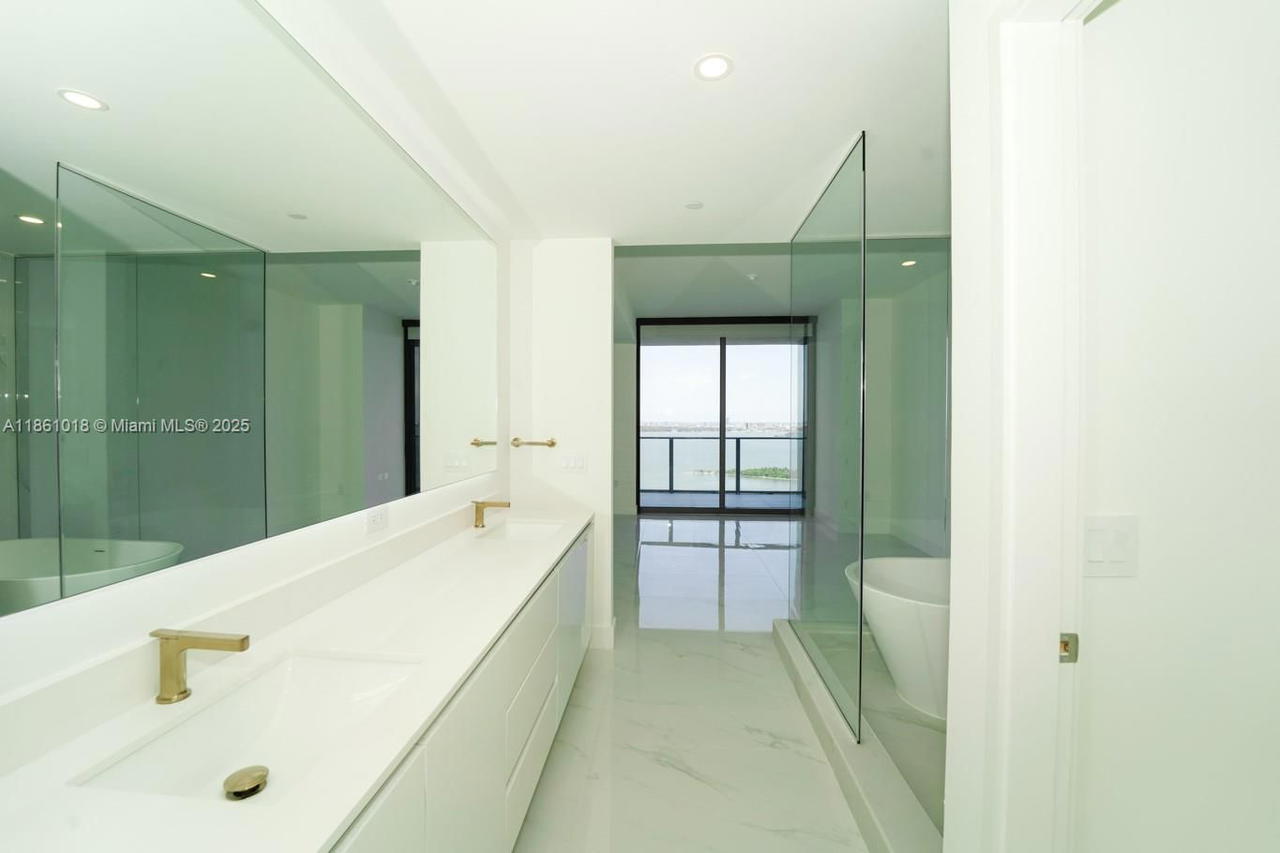 Real estate property located at 700 24th St #2904, Miami-dade, Aria Reserve Miami, Miami, FL