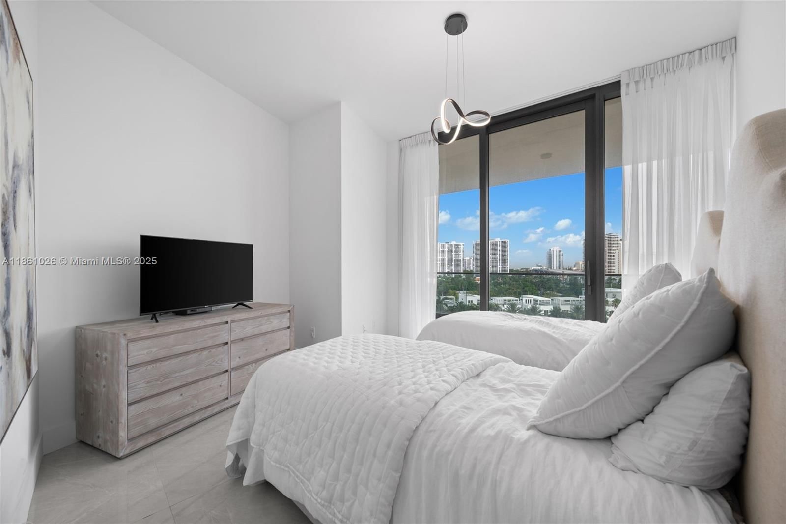Real estate property located at 18975 Collins Ave #505, Miami-dade, 18975 Collins Condo, Sunny Isles Beach, FL