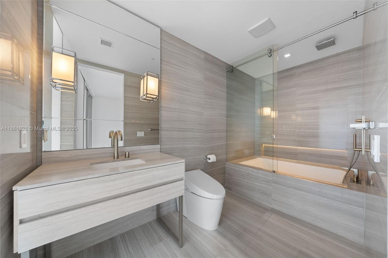 Real estate property located at 18975 Collins Ave #505, Miami-dade, 18975 Collins Condo, Sunny Isles Beach, FL
