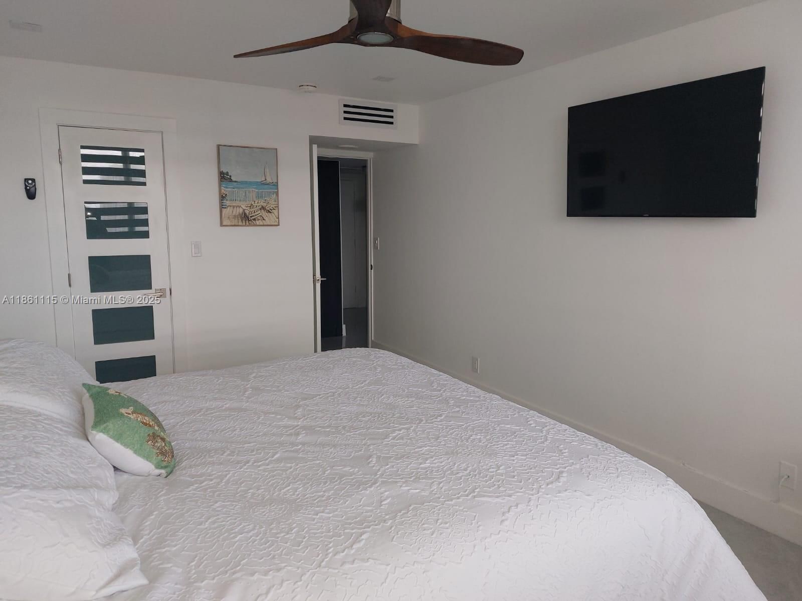 Real estate property located at 3180 Ocean Dr #1721, Broward, Parker Dorado Condo, Hallandale Beach, FL
