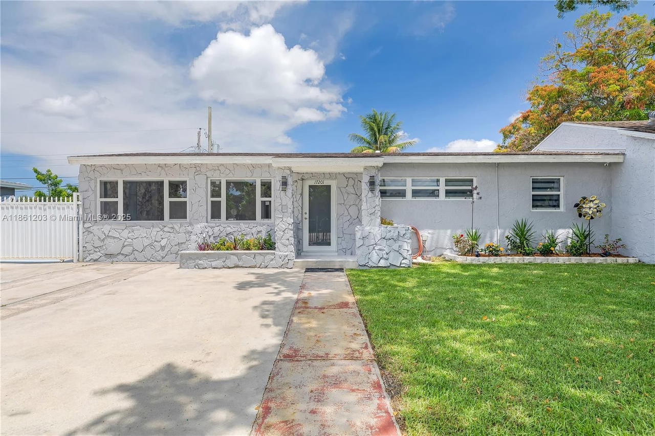 Real estate property located at 17201 37th Ave, Miami-dade, Myrtle Grove 1st Addn, Miami Gardens, FL