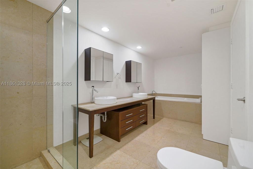 Real estate property located at 495 Brickell Ave #402, Miami-dade, Icon Brickell No Two, Miami, FL