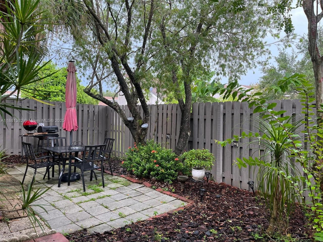 Real estate property located at 640 Woodgate Ln A, Broward, Woodgate Condominium 14, Sunrise, FL