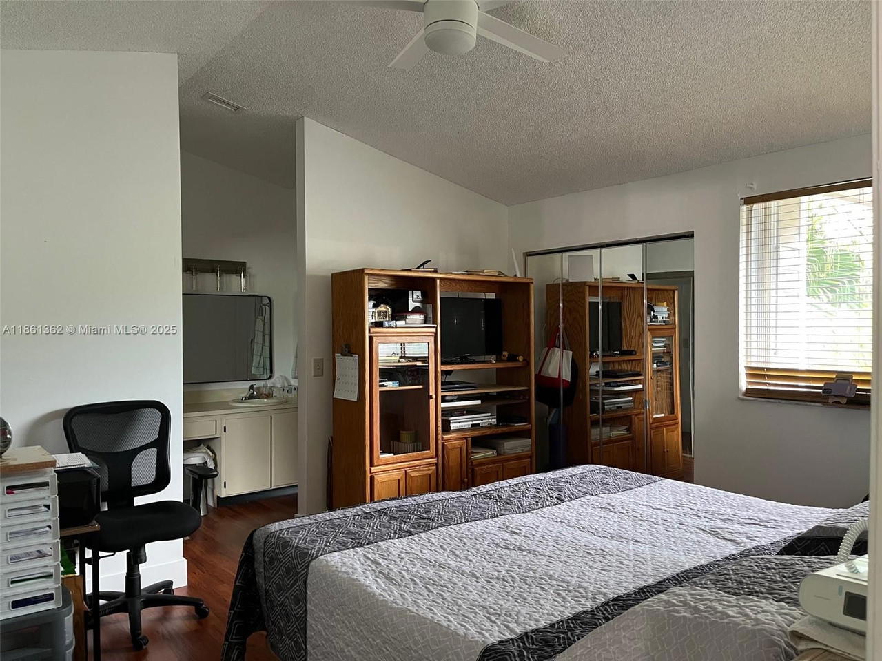 Real estate property located at 640 Woodgate Ln A, Broward, Woodgate Condominium 14, Sunrise, FL
