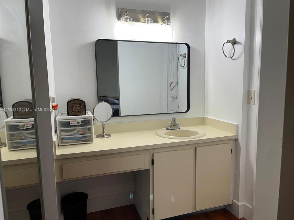 Real estate property located at 640 Woodgate Ln A, Broward, Woodgate Condominium 14, Sunrise, FL