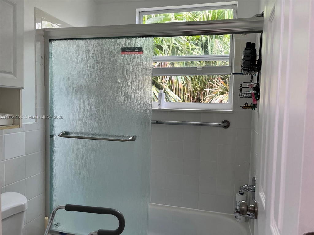 Real estate property located at 640 Woodgate Ln A, Broward, Woodgate Condominium 14, Sunrise, FL
