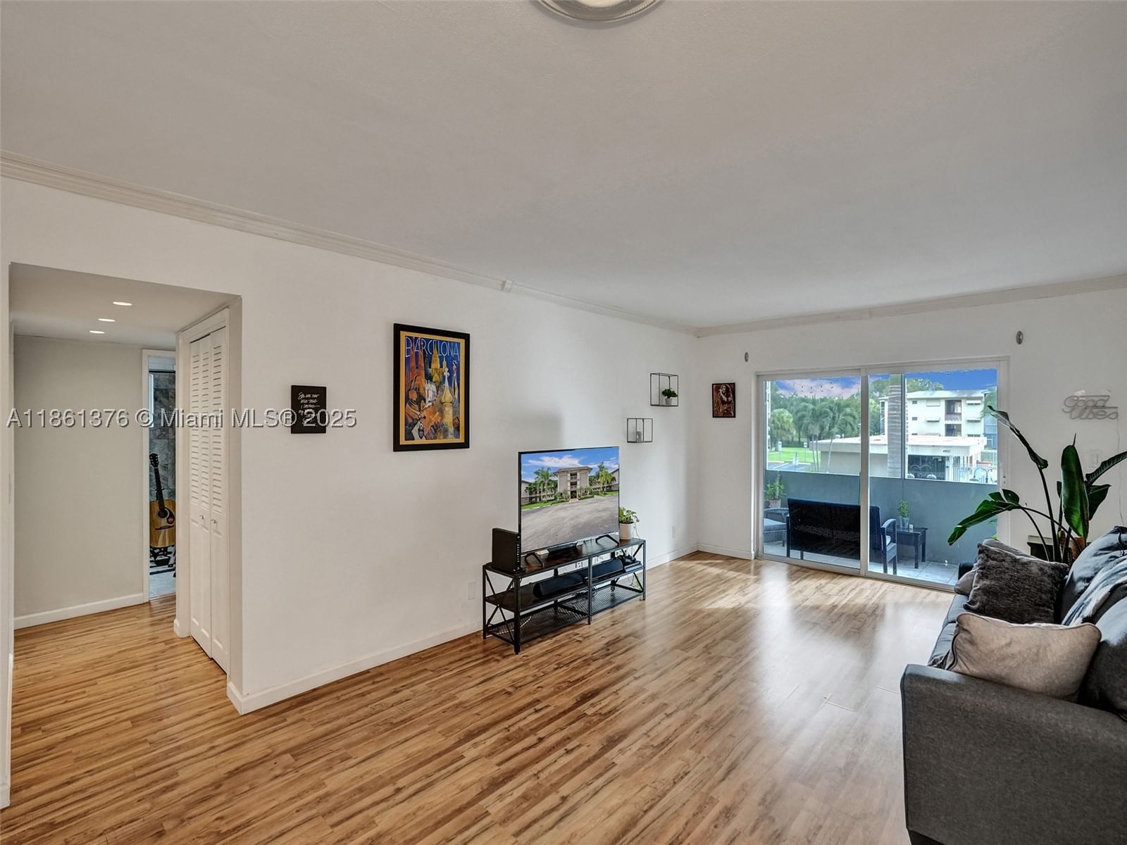 Real estate property located at 4900 WASHINGTON ST #203, Broward, Hillcrest Country Club Ap, Hollywood, FL