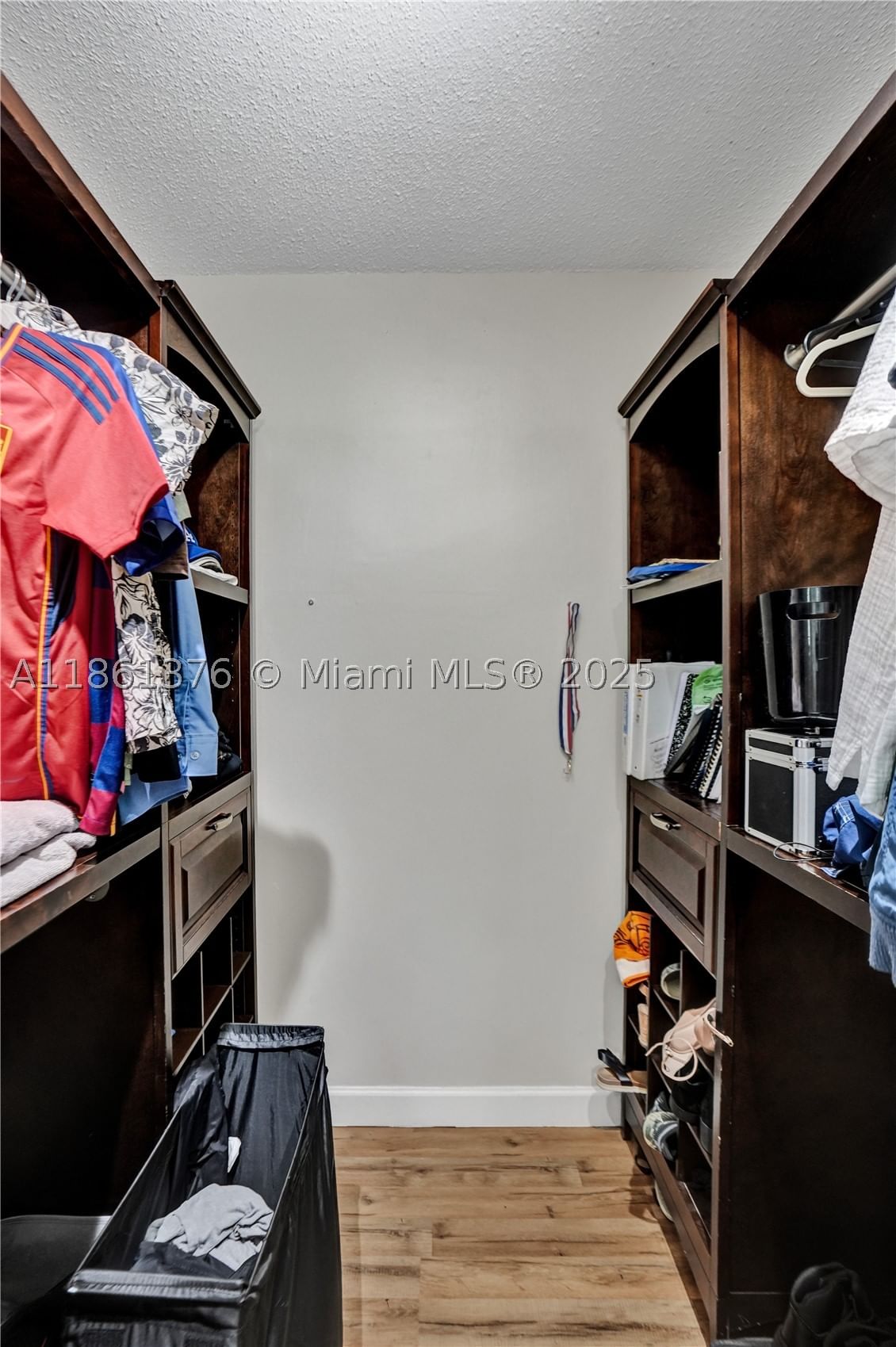 Real estate property located at 4900 WASHINGTON ST #203, Broward, Hillcrest Country Club Ap, Hollywood, FL