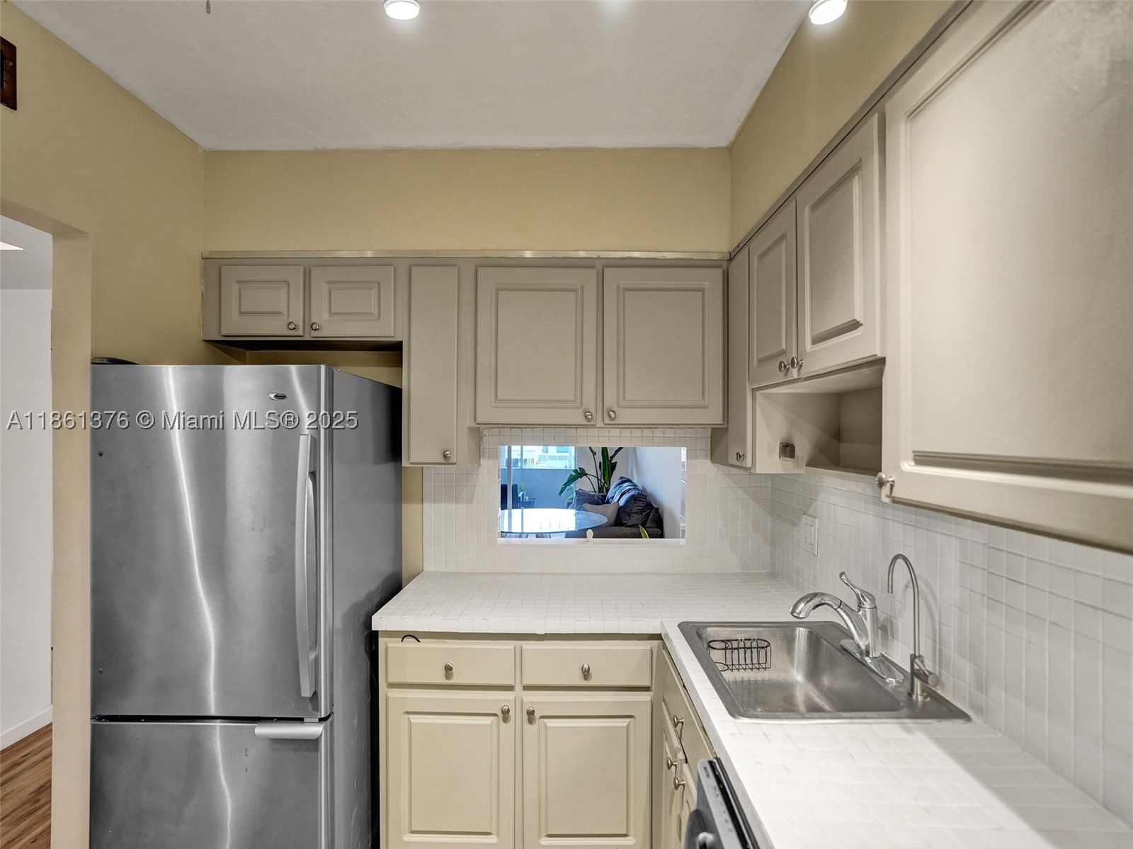 Real estate property located at 4900 WASHINGTON ST #203, Broward, Hillcrest Country Club Ap, Hollywood, FL