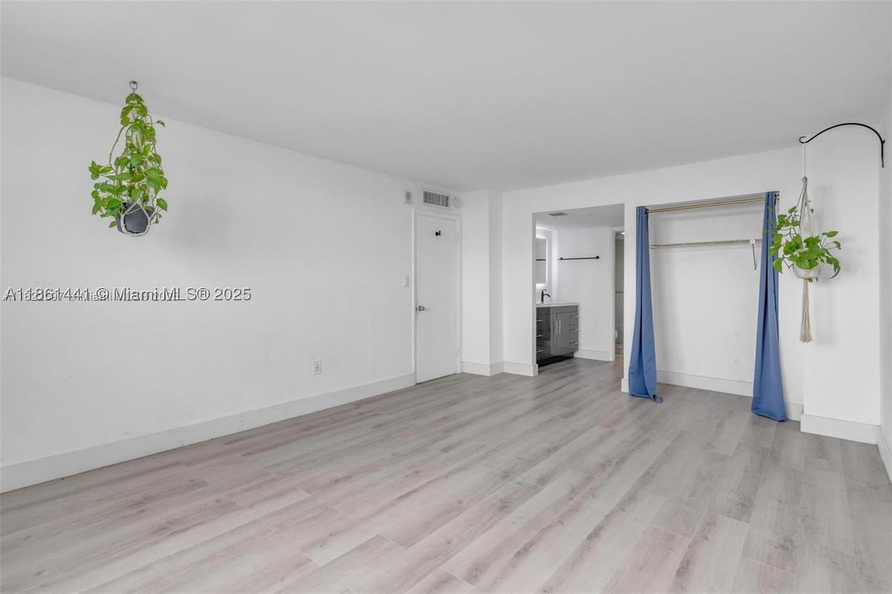 Real estate property located at 6900 Bay Dr #11F, Miami-dade, Stanton House Condo, Miami Beach, FL