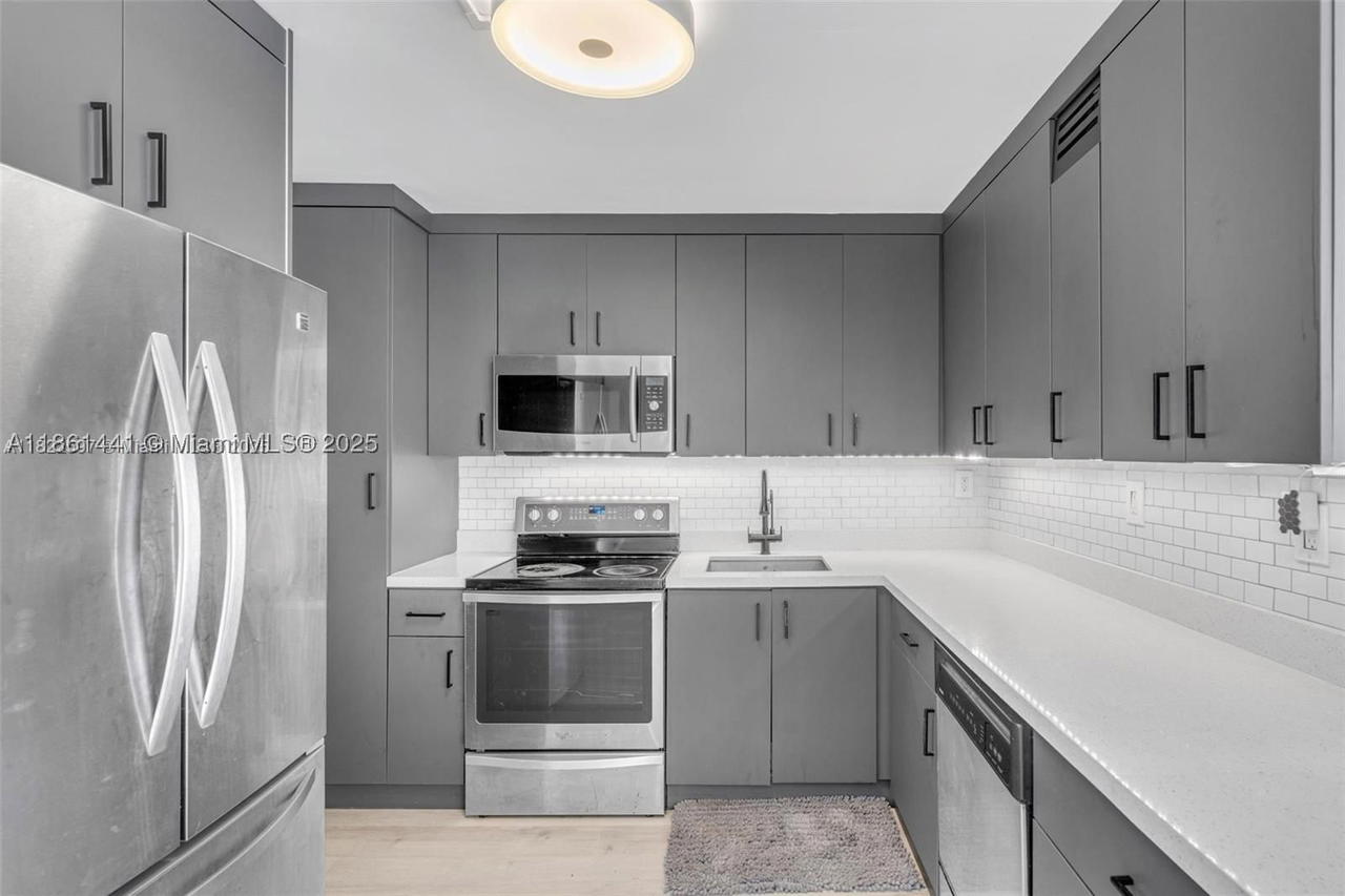 Real estate property located at 6900 Bay Dr #11F, Miami-dade, Stanton House Condo, Miami Beach, FL
