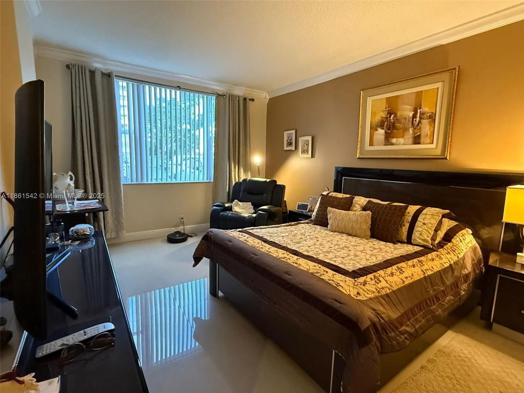 Real estate property located at 4350 Hillcrest Dr #112, Broward, Hillcrest East No 22 Cond, Hollywood, FL