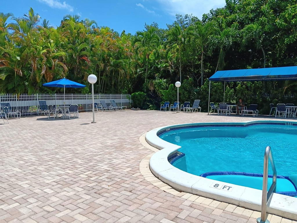 Real estate property located at 4350 Hillcrest Dr #112, Broward, Hillcrest East No 22 Cond, Hollywood, FL