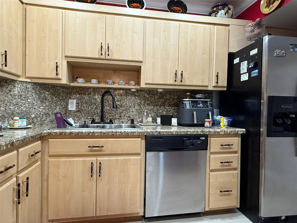 Real estate property located at 4350 Hillcrest Dr #112, Broward, Hillcrest East No 22 Cond, Hollywood, FL