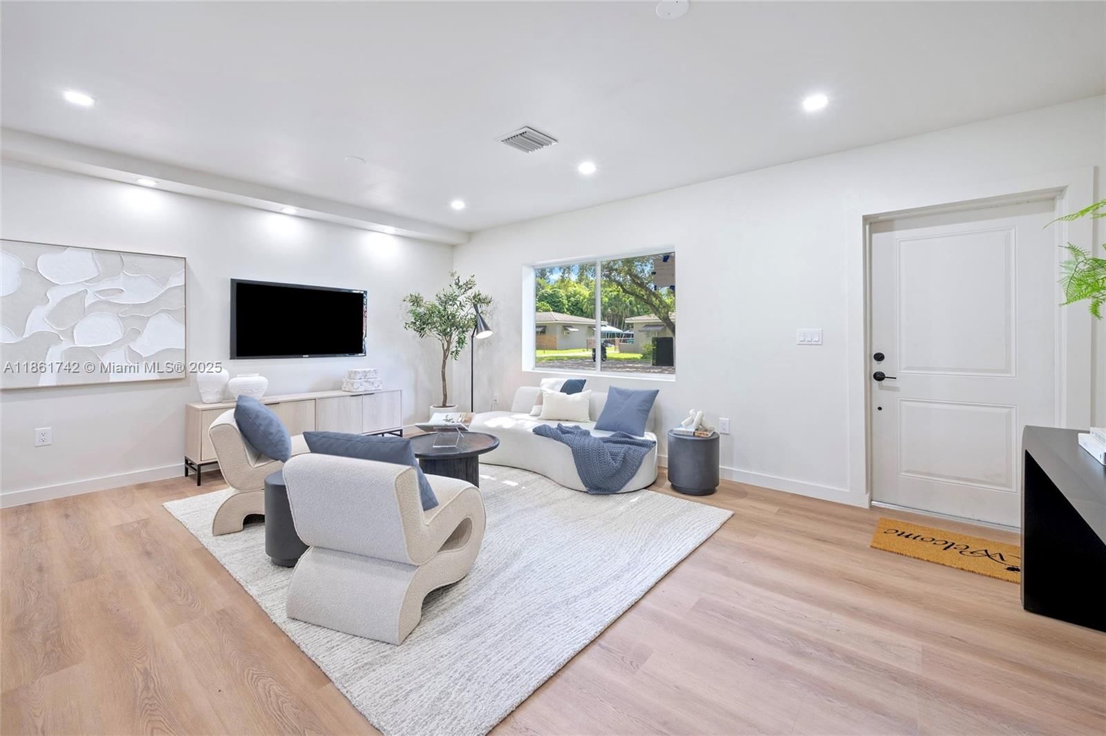 Real estate property located at 11320 11th Pl, Miami-dade, Biscayne Lawn Extension, Biscayne Park, FL