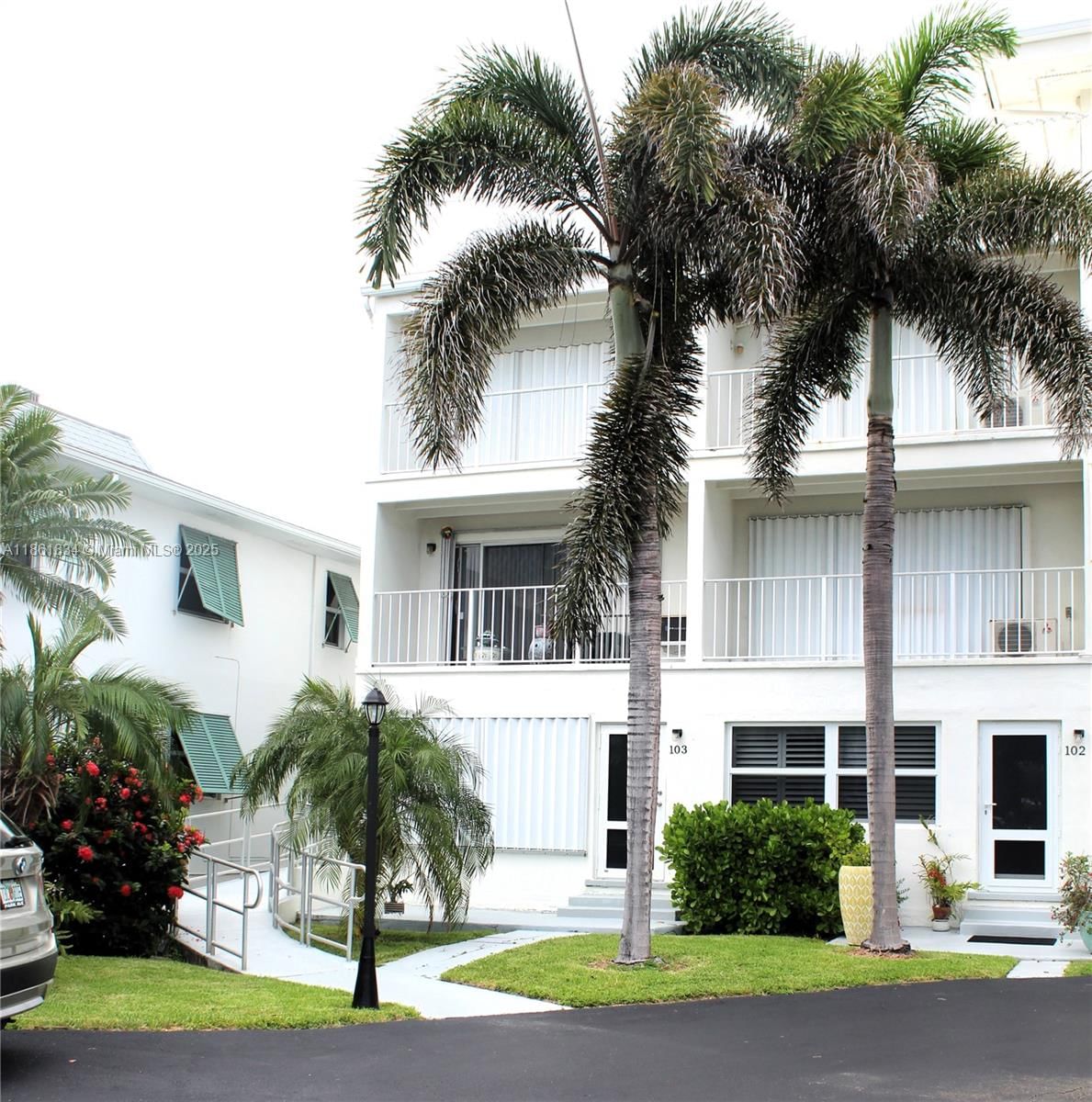 Real estate property located at 4001 Ocean Blvd #103, Palm Beach, Tropicana Gardens Inc, South Palm Beach, FL