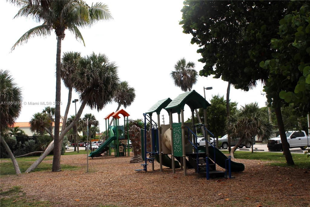 Real estate property located at 4001 Ocean Blvd #103, Palm Beach, Tropicana Gardens Inc, South Palm Beach, FL